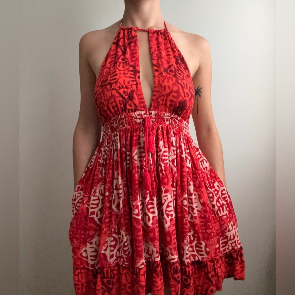 Free Peolle Halter Neck Dress - Picture 3 of 4